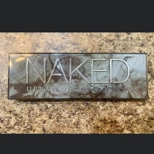 Naked Smoky Eyeshadow Palette